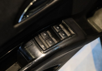 Подержанный автомобиль Opel Meriva 2012 года (13 фото)