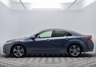 Подержанный автомобиль Honda Accord Sedan 2011 года (8 фото)