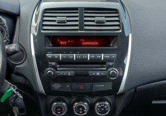 Подержанный автомобиль Peugeot 4008 2012 года (14 фото)
