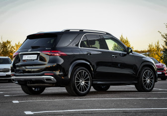 Подержанный автомобиль Mercedes-Benz GLE 2023 года (5 фото)