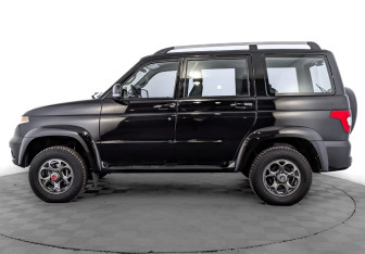 Новый УАЗ Patriot 2023 (8 фото)