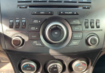 Подержанный автомобиль Mazda 3 Sedan 2011 года (16 фото)