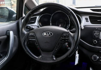 Подержанный автомобиль Kia Ceed Wagon 2014 года (16 фото)