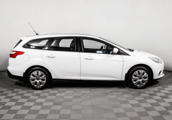 Подержанный автомобиль Ford Focus Wagon 2013 года (4 фото)