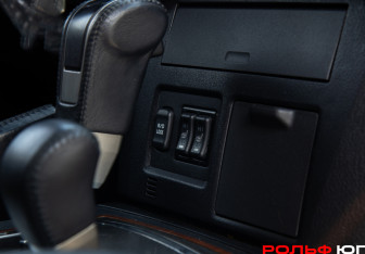 Подержанный автомобиль Mitsubishi Pajero 2007 года (16 фото)