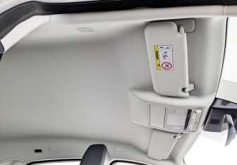 Подержанный автомобиль Jaguar E-Pace 2018 года (23 фото)