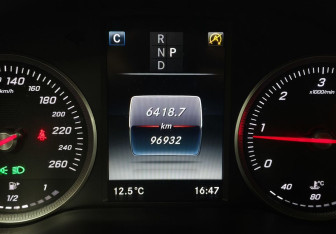 Подержанный автомобиль Mercedes-Benz GLC Coupe 2018 года (18 фото)