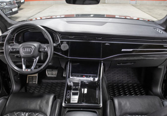 Подержанный автомобиль Audi Q8 2020 года (14 фото)