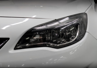 Подержанный автомобиль Opel Astra Hatchback 2012 года (17 фото)