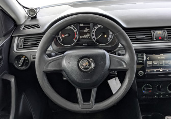 Подержанный автомобиль Skoda Rapid Liftback 2019 года (22 фото)