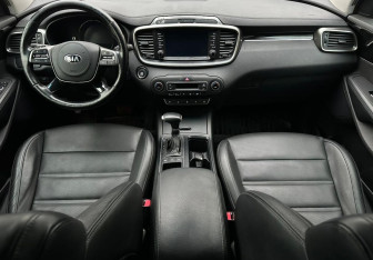 Подержанный автомобиль Kia Sorento 2018 года (11 фото)