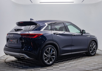 Подержанный автомобиль Infiniti QX50 2019 года (5 фото)