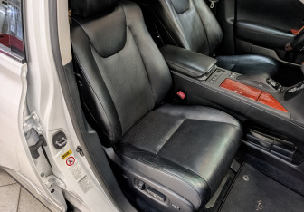 Подержанный автомобиль Lexus RX 2011 года (24 фото)