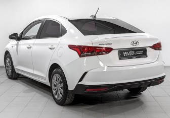 Подержанный автомобиль Hyundai Solaris Sedan 2021 года (7 фото)