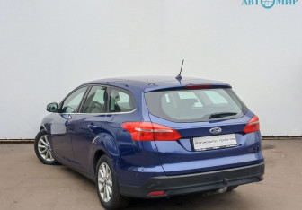 Подержанный автомобиль Ford Focus Wagon 2017 года (7 фото)