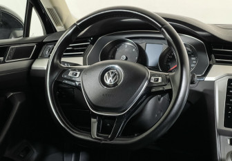 Подержанный автомобиль Volkswagen Passat Wagon 2018 года (14 фото)
