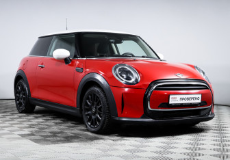 Подержанный автомобиль MINI Hatch 2021 года (3 фото)