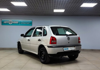 Подержанный автомобиль Volkswagen Pointer 2004 года (7 фото)