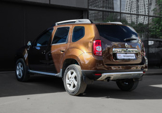 Подержанный автомобиль Renault Duster 2013 года (6 фото)