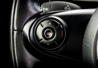Подержанный автомобиль MINI Hatch 2021 года (27 фото)