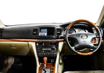 Подержанный автомобиль Toyota Mark II Sedan 2001 года (11 фото)