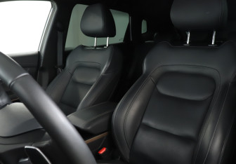 Подержанный автомобиль Exeed LX 2024 года (17 фото)