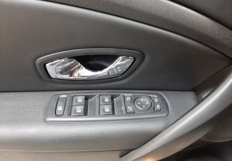 Подержанный автомобиль Renault Fluence 2013 года (20 фото)