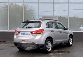 Подержанный автомобиль Mitsubishi ASX 2013 года (5 фото)