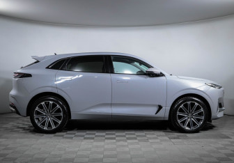 Подержанный автомобиль Changan UNI-K 2023 года (4 фото)