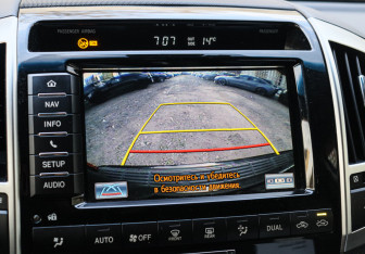 Подержанный автомобиль Toyota Land Cruiser Suv 2014 года (22 фото)