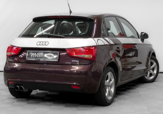 Подержанный автомобиль Audi A1 2012 года (5 фото)