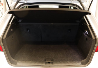 Подержанный автомобиль Audi A3 Hatchback 2015 года (26 фото)