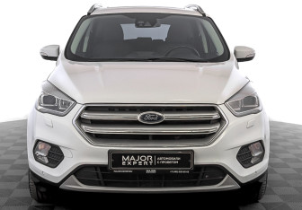 Подержанный автомобиль Ford Kuga 2019 года (2 фото)