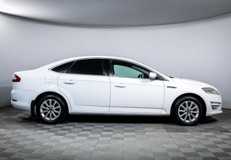 Подержанный автомобиль Ford Mondeo Sedan 2012 года (4 фото)