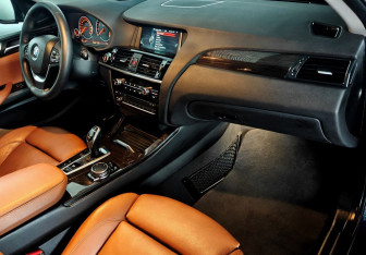 Подержанный автомобиль BMW X4 2015 года (11 фото)