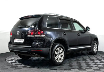 Подержанный автомобиль Volkswagen Touareg 2008 года (5 фото)