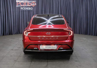 Подержанный автомобиль Hyundai Sonata 2019 года (6 фото)