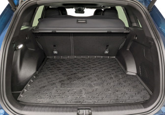 Подержанный автомобиль Geely Monjaro 2024 года (10 фото)