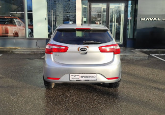Подержанный автомобиль Kia Rio Sedan 2012 года (6 фото)