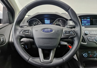 Подержанный автомобиль Ford Focus Hatchback 2018 года (22 фото)