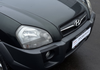 Подержанный автомобиль Hyundai Tucson 2008 года (12 фото)