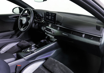 Подержанный автомобиль Audi A5 Coupe 2020 года (11 фото)