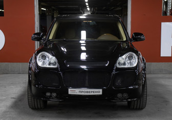 Подержанный автомобиль Porsche Cayenne 2006 года (2 фото)