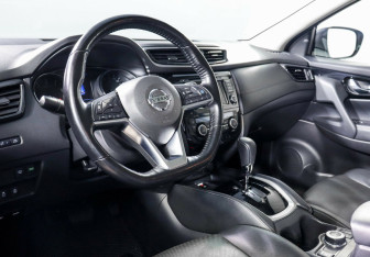 Подержанный автомобиль Nissan Qashqai 2021 года (10 фото)