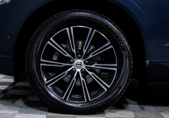 Подержанный автомобиль Volvo XC60 2019 года (15 фото)