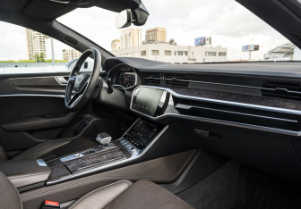 Подержанный автомобиль Audi A7 2020 года (16 фото)