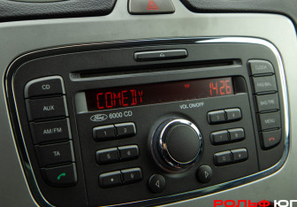 Подержанный автомобиль Ford Focus Sedan 2010 года (17 фото)