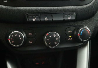 Подержанный автомобиль Kia Ceed Wagon 2015 года (11 фото)