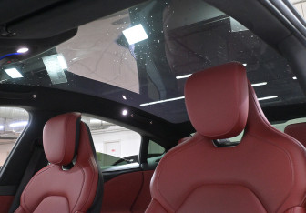 Подержанный автомобиль Xiaomi SU7 2024 года (20 фото)