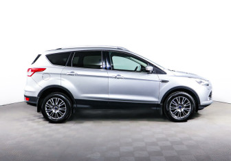 Подержанный автомобиль Ford Kuga 2013 года (4 фото)
